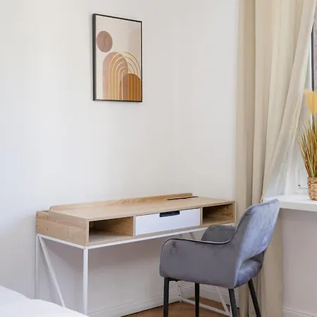 아파트 Ecru Spacious 2 Bedroom Family Wwa68