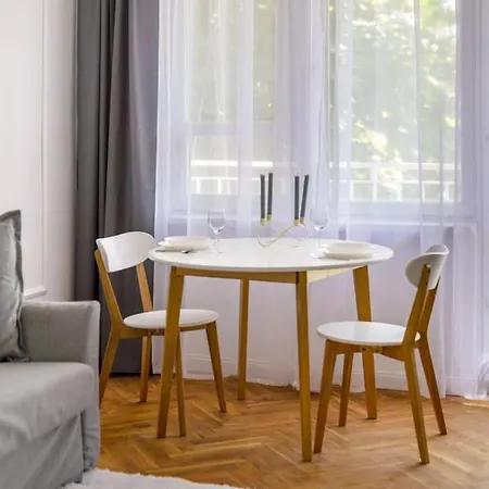 Ecru Spacious 2 Bedroom Family Wwa68 아파트 *