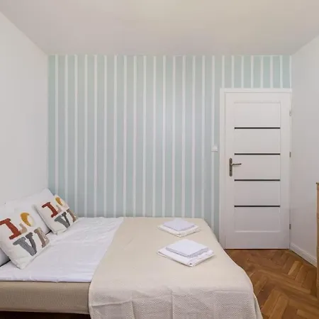 아파트 Ecru Spacious 2 Bedroom Family Wwa68