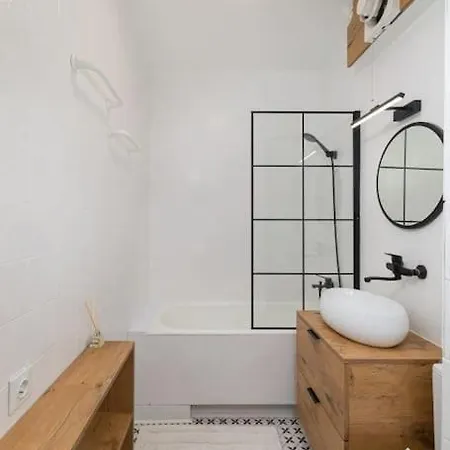 아파트 Ecru Spacious 2 Bedroom Family Wwa68 *
